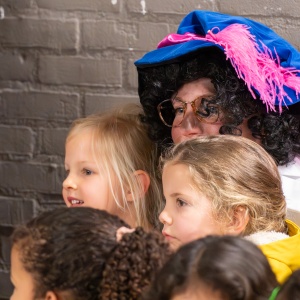 2025-11-23 Sint leest voor-32